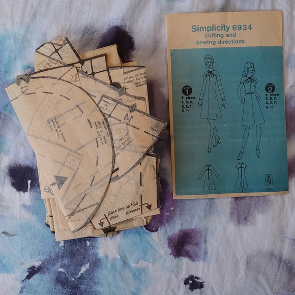 Vintage 1975 Simplicity 6934 Pattern Dress - Picture 5 of 8